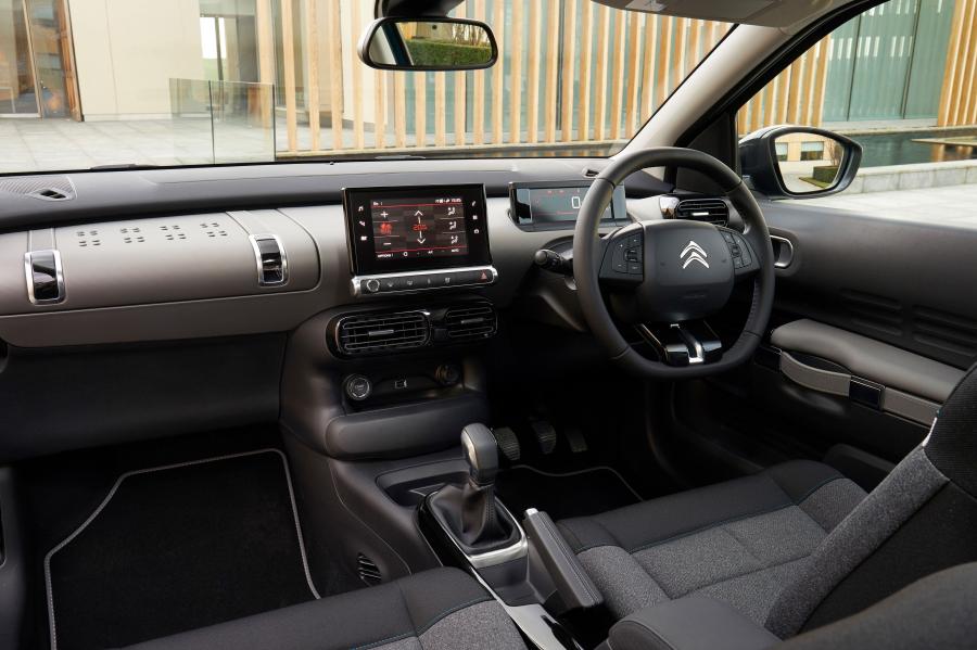 Торпедо Citroen C4 Cactus 2018 года  (UK) (фото 28 из 30)